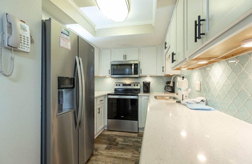 Orange Beach Condo | WEEKLY SPECIALS! Phoenix I *2 Bedroom* 11th Floor