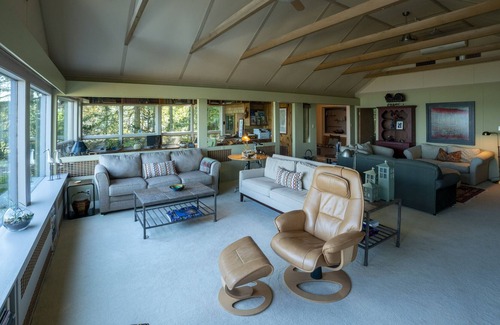 Sheboygan House | Weekly summer, fall rentals thru 10/31/23 Monthly rentals 12/1/23-5/31/ 24