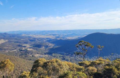 Mount Victoria House | Weemilah Spectacular Valley and Escarpment Views