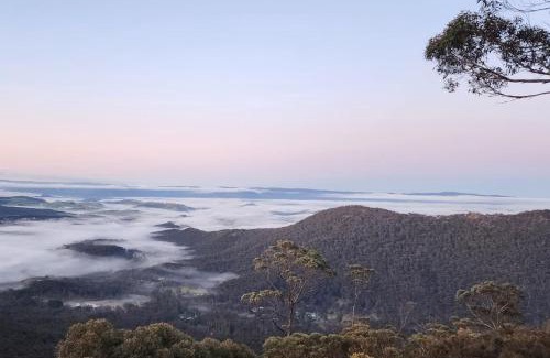 Mount Victoria House | Weemilah Spectacular Valley and Escarpment Views