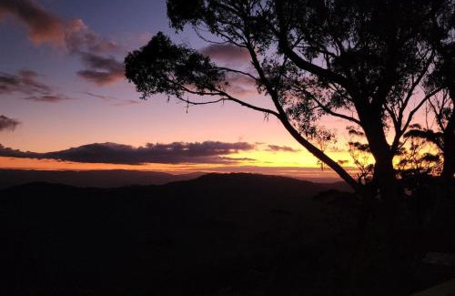 Mount Victoria House | Weemilah Spectacular Valley and Escarpment Views