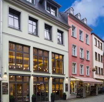 Bernkastel Hotel | Weingut & Gästehaus Schmitz-Bergweiler