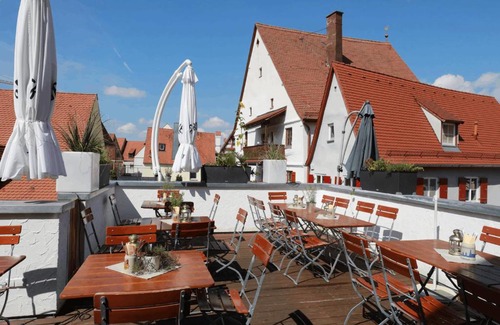 Old Town House | Weinstube Sinas Brettl