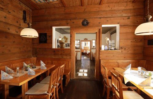 Old Town House | Weinstube Sinas Brettl
