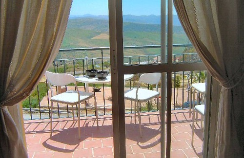 Villanueva de la Concepcion Apartment | Well priced apartment for six with air-con, wifi near village centre.