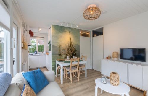 Zoutelande House | Welcome in - Vakantiewoning Noordendolfer 2-49, Tuin met zonnig terras, fietsenstalling, parkeerplaats, dichtbij zee en strand