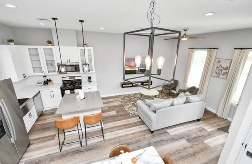 Northside House | Welcome to a brand-new modern home of perfect tranquility. Home away from home.