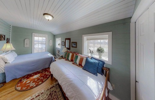 Fayetteville House | Welcome to Bootstrap at Round Top, Texas!