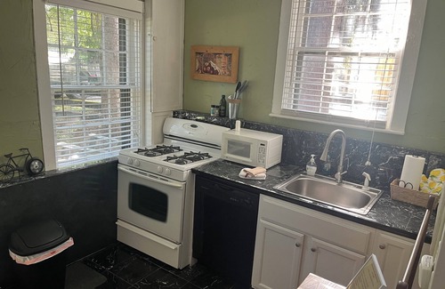 Bardstown Cottage | Welcome to Bourbon Oak Smokehouse, in the heart of Bardstown, KY