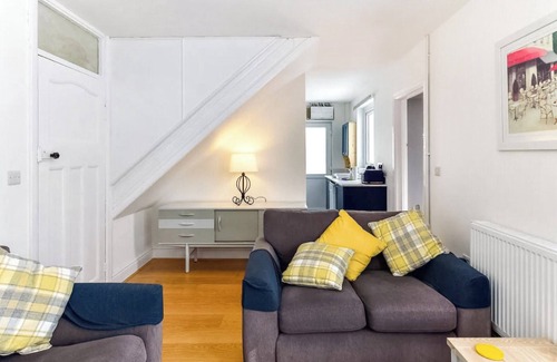 Reynoldston Cottage | Welcome to BrynView in Reynoldston, Gower.