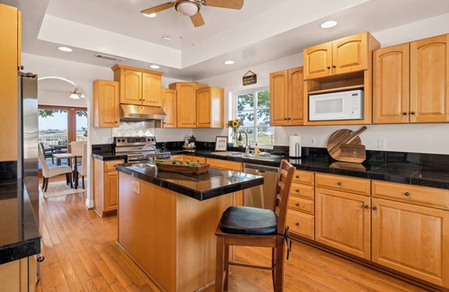 Temecula House | Welcome to Casa Celeste! Ideal location, vineyard view, hot tub, fire pit!