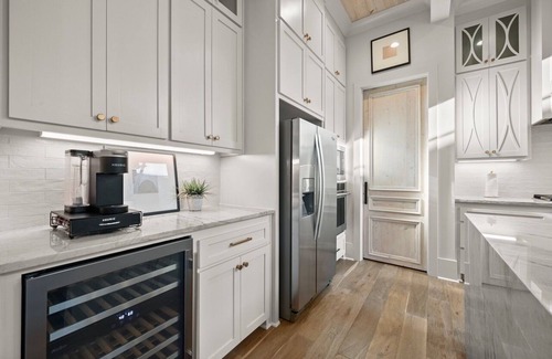 Highlands - Perkins House | Welcome to Casa De Burreaux - Stylish Home