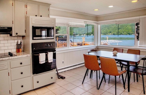 Hammondsport House | Welcome to Casa Keuka – Midcentury Calm on the Lake