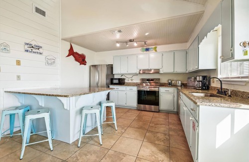 East End House | Welcome to Dapper Dolphin!