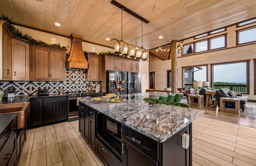 Gatlinburg - Pigeon Forge Cabin | Welcome to Dancing Fox! Luxury 7BR, Indoor Pool, Fire Pit, Wow Views!