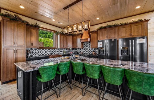 Gatlinburg - Pigeon Forge Cabin | Welcome to Dancing Fox! Luxury 7BR, Indoor Pool, Fire Pit, Wow Views!