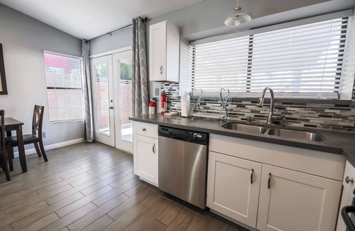 Paradise Villa | Welcome to Fabulous Las Vegas! Located minutes away from the Las Vegas Strip