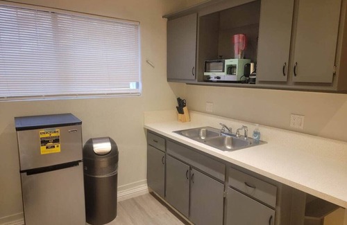 Paradise Apartment | Welcome to Fabulous Las Vegas! Located minutes away from the Las Vegas Strip