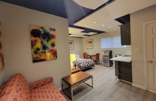 Paradise Apartment | Welcome to Fabulous Las Vegas! Located minutes away from the Las Vegas Strip