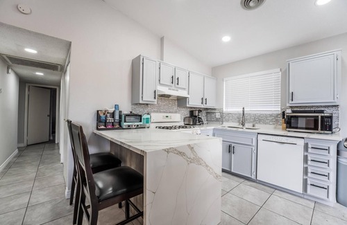 Spring Valley House | Welcome to Fabulous Las Vegas! Located minutes away from the Las Vegas Strip