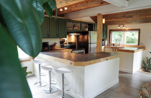 Les Eboulements Ski Chalet | Welcome to La Renardière des Monts, nestled in the heart of the Charlevoix mountains