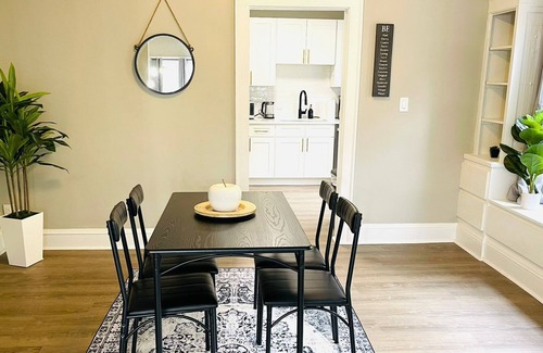 Cleveland Apartment | Welcome to our charming two-bedroom retreat nestled in the heart of West Cleveland