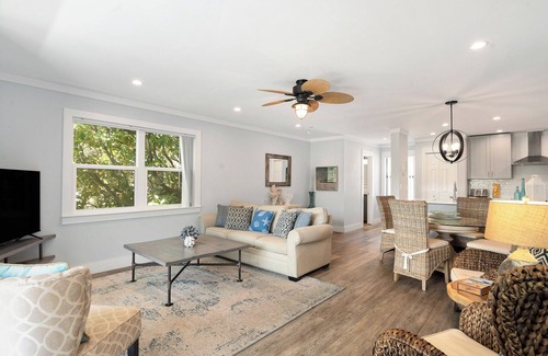 Cassine Village House | Welcome to Sea Ya-2 bedroom, bikes, community pool