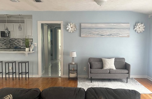 Arlington House | Welcome to The Charming Jacksonvilla 2-bedroom house great location!