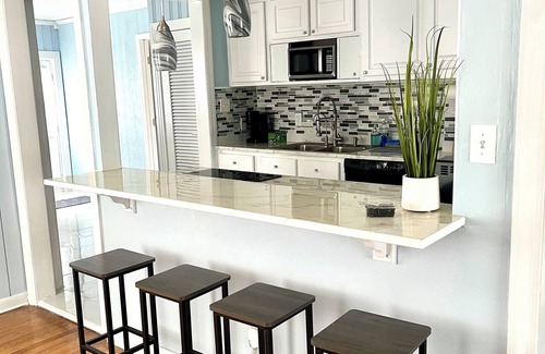 Arlington House | Welcome to The Charming Jacksonvilla 2-bedroom house great location!