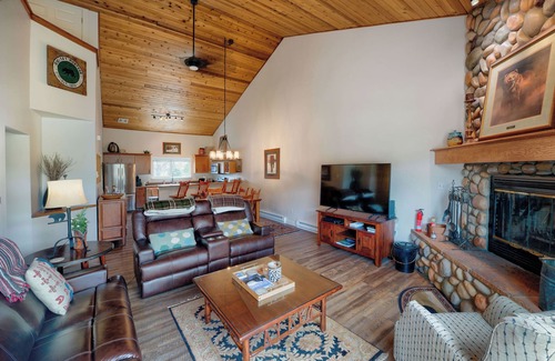 Big Sky Condo | Welcome to the Mountain's Edge Chalet located in the heart of Big Sky, Montana.