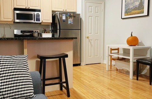 Fashion District House | Welcome to the oasis of Toronto downtown