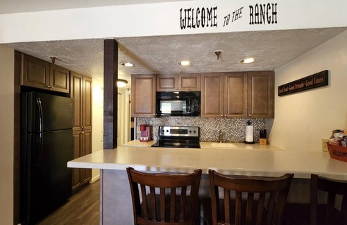 River Ranch Condo | Welcome to the Ranch! Spacious LUXURY FAMILY SUITE 202
