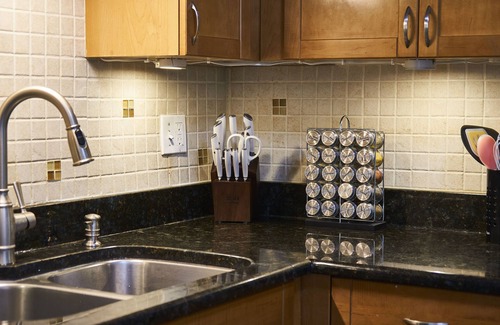 Riverview Estates House | Welcome to The Turtle Nest-Lanai w/Hot Tub+5mi to beach!