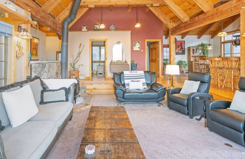 Placerville House | Welcome to the WildLife