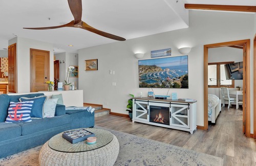 Avalon Villa | Welcome to this breathtaking panoramic gem located in Hamilton Cove