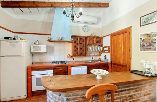 El Borge House | Welcome to this bright and welcoming vacation home with swimming pool.