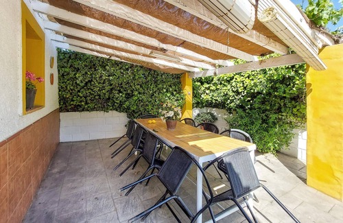 El Borge House | Welcome to this bright and welcoming vacation home with swimming pool.