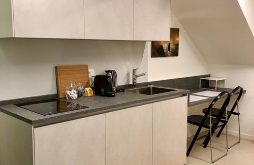 Citta Antica Apartment | Welcome to this charming period building, which has been completely renovated and is located just a few steps from the Ponte Pietra and the charming Teatro Romano in Verona.the apartment is a tastefully furnished studio in a modern style.