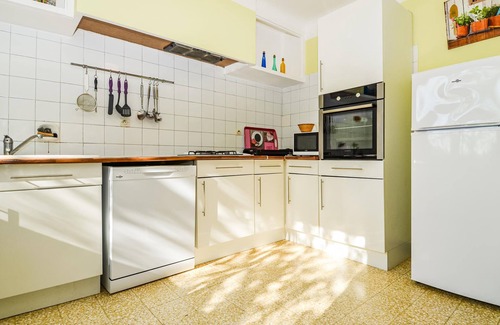 Meynes House | Welcome to this cozy vacation home in a wonderful location between Avignon and Nîmes.
