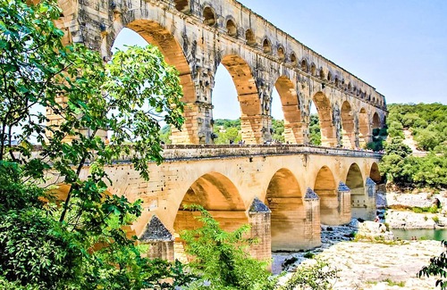 Meynes House | Welcome to this cozy vacation home in a wonderful location between Avignon and Nîmes.