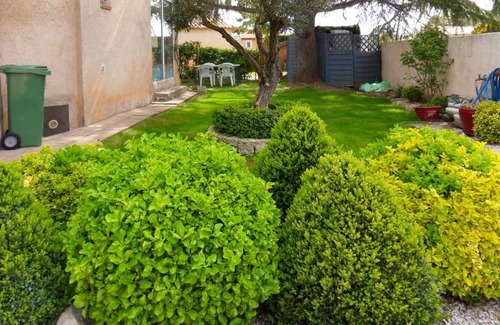 Venelles House | Welcome to this homey cottage with charming garden and swimming pool.