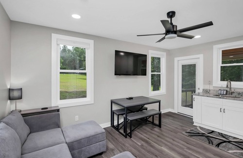 Leesville House | Welcome to this private setting! - 1.5 miles to Lake Murray public ramp!