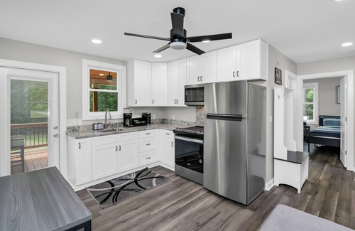 Leesville House | Welcome to this private setting! - 1.5 miles to Lake Murray public ramp!