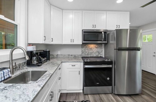 Leesville House | Welcome to this private setting! - 1.5 miles to Lake Murray public ramp!