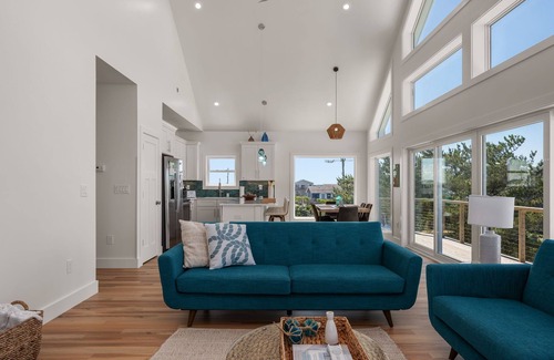 South Nags Head House | Welcome to Turquoise,- a new mod luxury home Oceanside