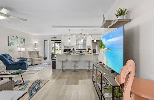 Cypress Lake Condo | Welcome to your Fort Myers retreat! This charming condo at The Club at Crystal Lake is perfectly located — just minutes from Fort Myers Beach, Sanibel & Captiva Islands, shopping, dining, and easy access to RSW International Airport.