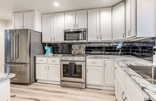 Norman House | Welcome to your home-away-from home in the heart of Norman, OK!