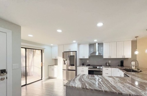 Iona Condo | Welcome to Your Luxurious Golf Getaway!