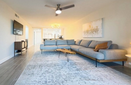 Iona Condo | Welcome to Your Luxurious Golf Getaway!