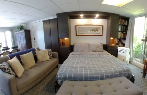 Strawberry Apartment | Welcome to your San Francisco Bay oasis!